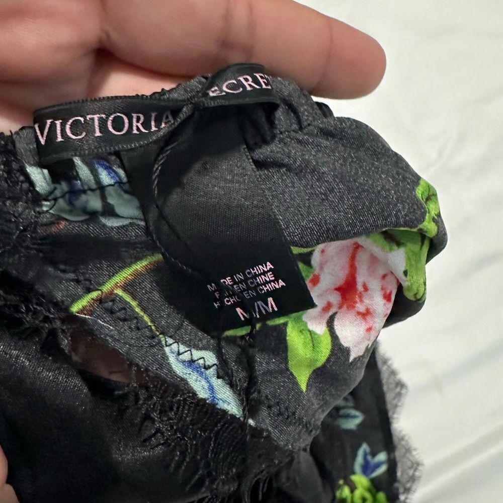 Victorias Secret floral sexy silky top - Picture 4 of 4